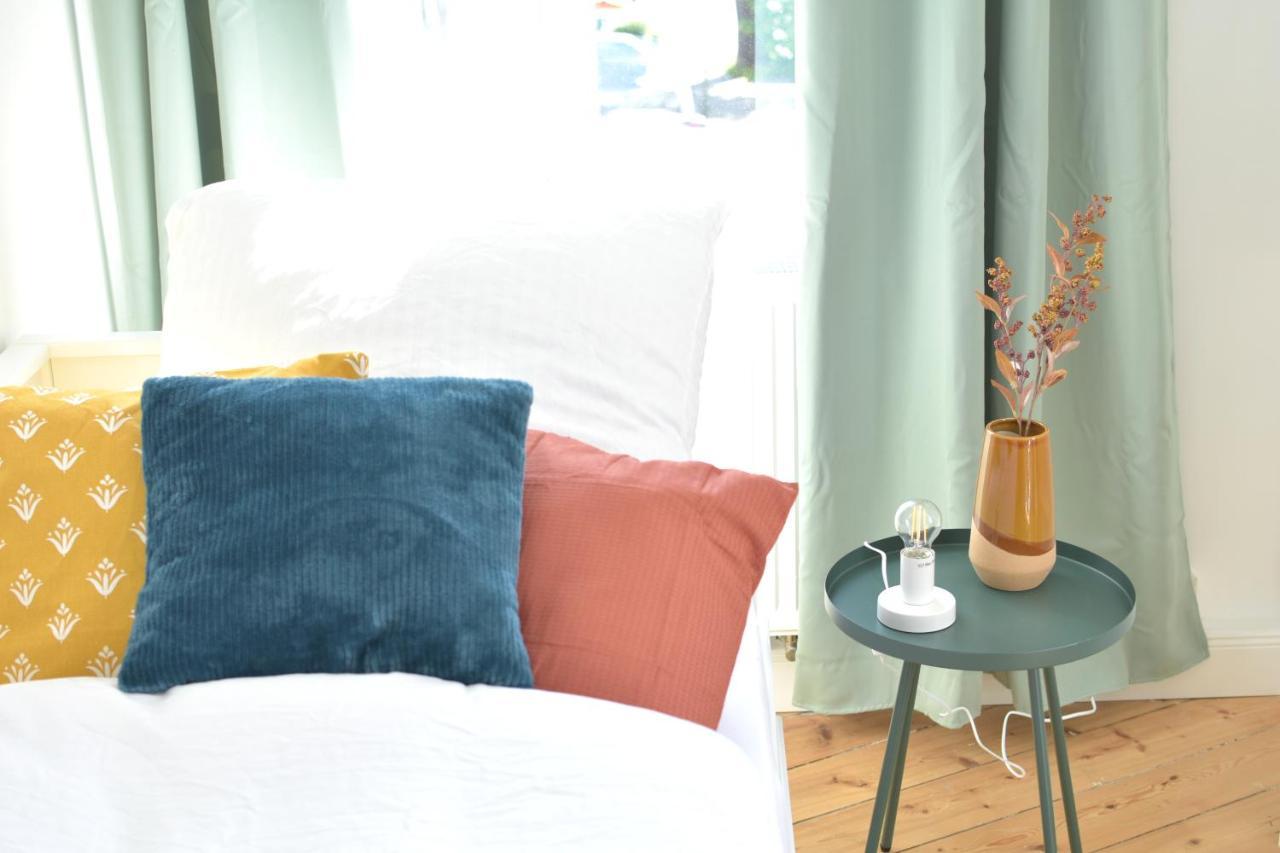 White Midsommar - Stilvolle Wohnung, 3 Schlafzimmer, Wohnzimmer, Kueche ลันด์สฮูท ภายนอก รูปภาพ